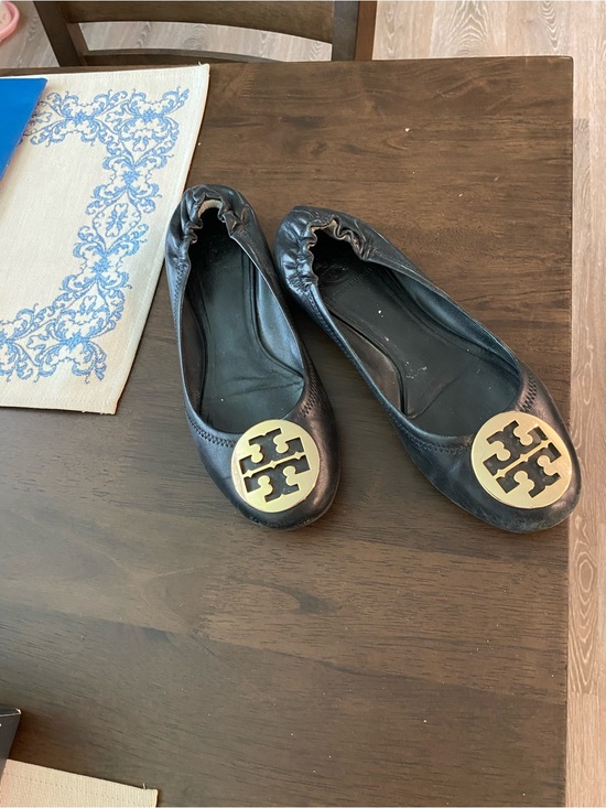 Tory Burch Shoes - Tory Burch Black Leather Logo Ballet Flats with Gold Emblem